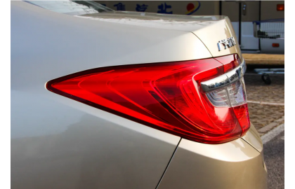 What are the lights of car taillights?