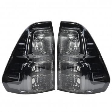 Car Rear Tail Light Brake Lamp Turn Signal Light Left/Right For Toyota Hilux (Revo) 2015+