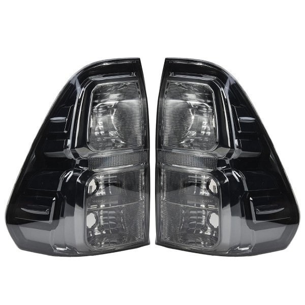 Car Rear Tail Light Brake Lamp Turn Signal Light Left/Right For Toyota Hilux (Revo) 2015+
