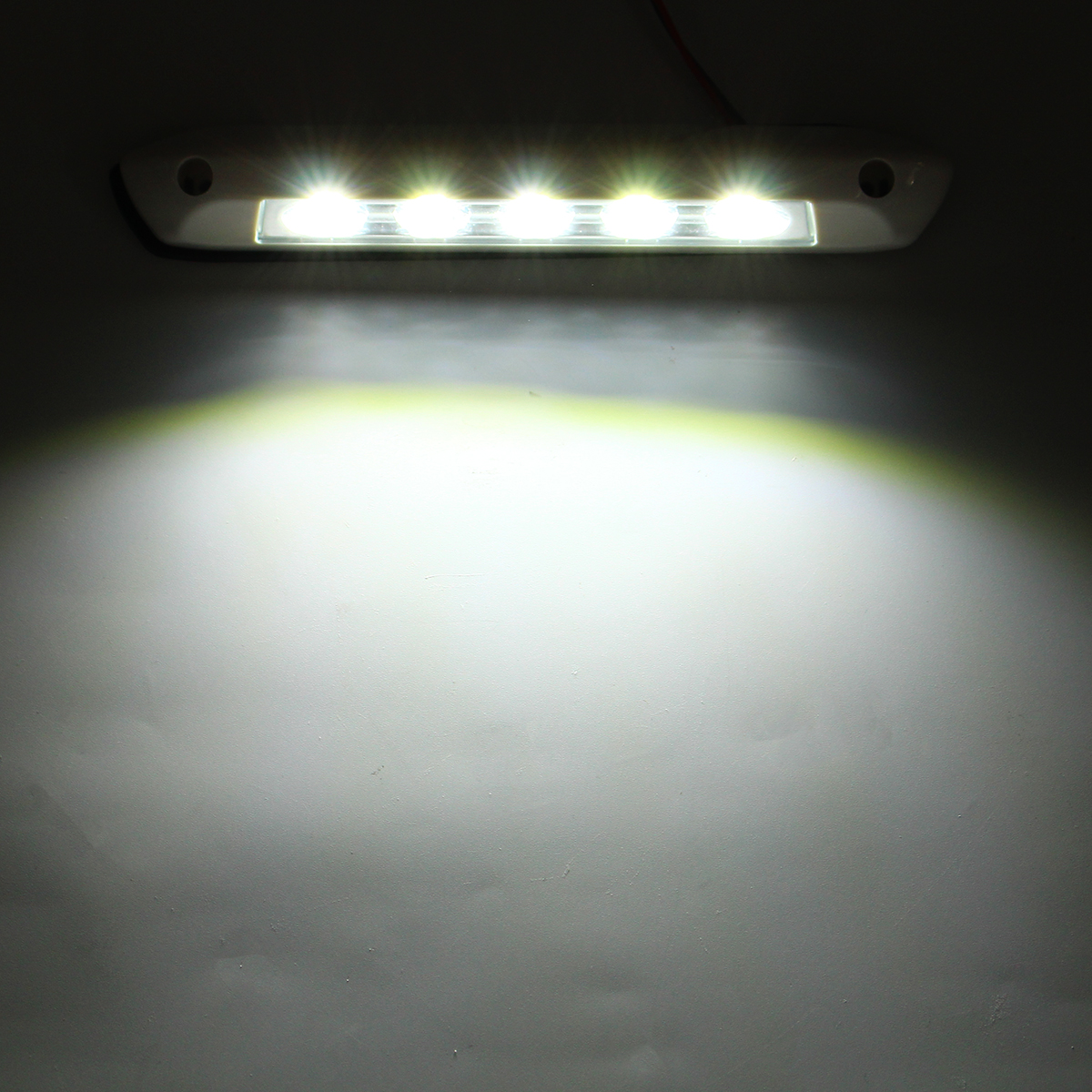 12V-24V-8W-LED-Interior-Ceiling-Tail-Light-For-Caravan-Truck-Trailer-RV-Boat-Fixtures-Waterproof-1632312