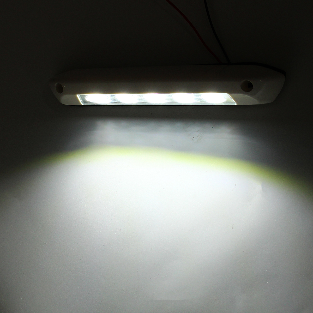 12V-24V-8W-LED-Interior-Ceiling-Tail-Light-For-Caravan-Truck-Trailer-RV-Boat-Fixtures-Waterproof-1632312