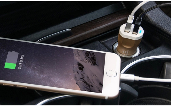 HOCO-UC201-Dual-USB-5V-34A-Car-Charger-for-iPhone-HTC-Tablet-iPAD-999311