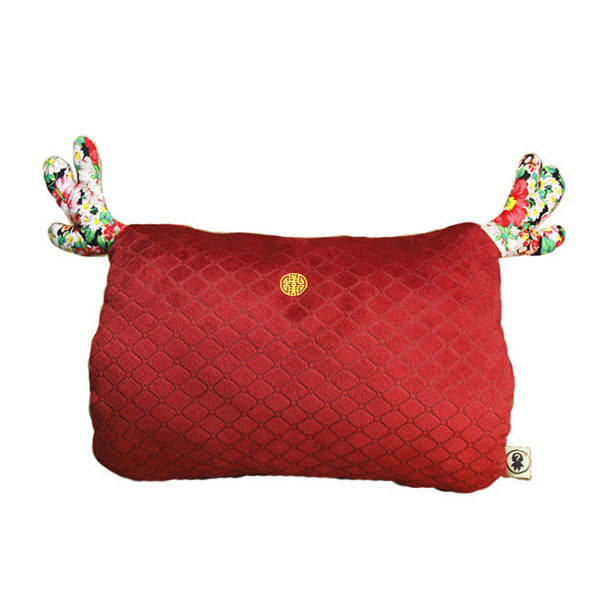 WenTongZi-Cartoon-Deer-Hand-Warm-Car-Cushion-Pillow-1129659