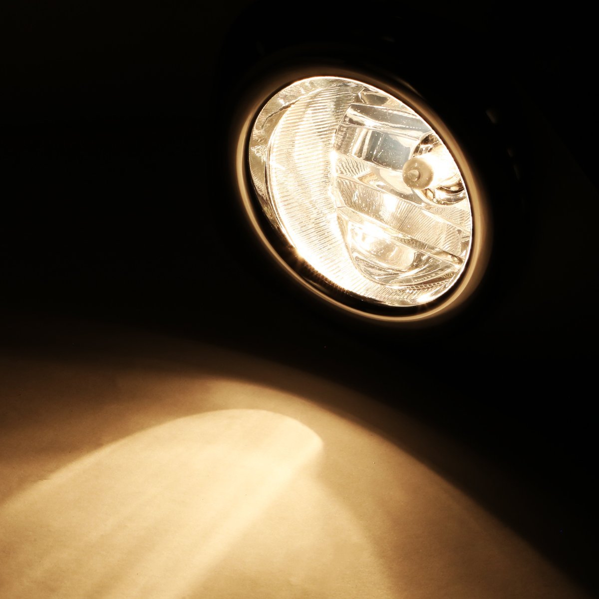 Front-Spot-Fog-Light-Lamps-Clear-Plastic-Pair-with-H10-Buls-For-Toyota-Tacoma-Solara-Sequoia-Tundra-1724041