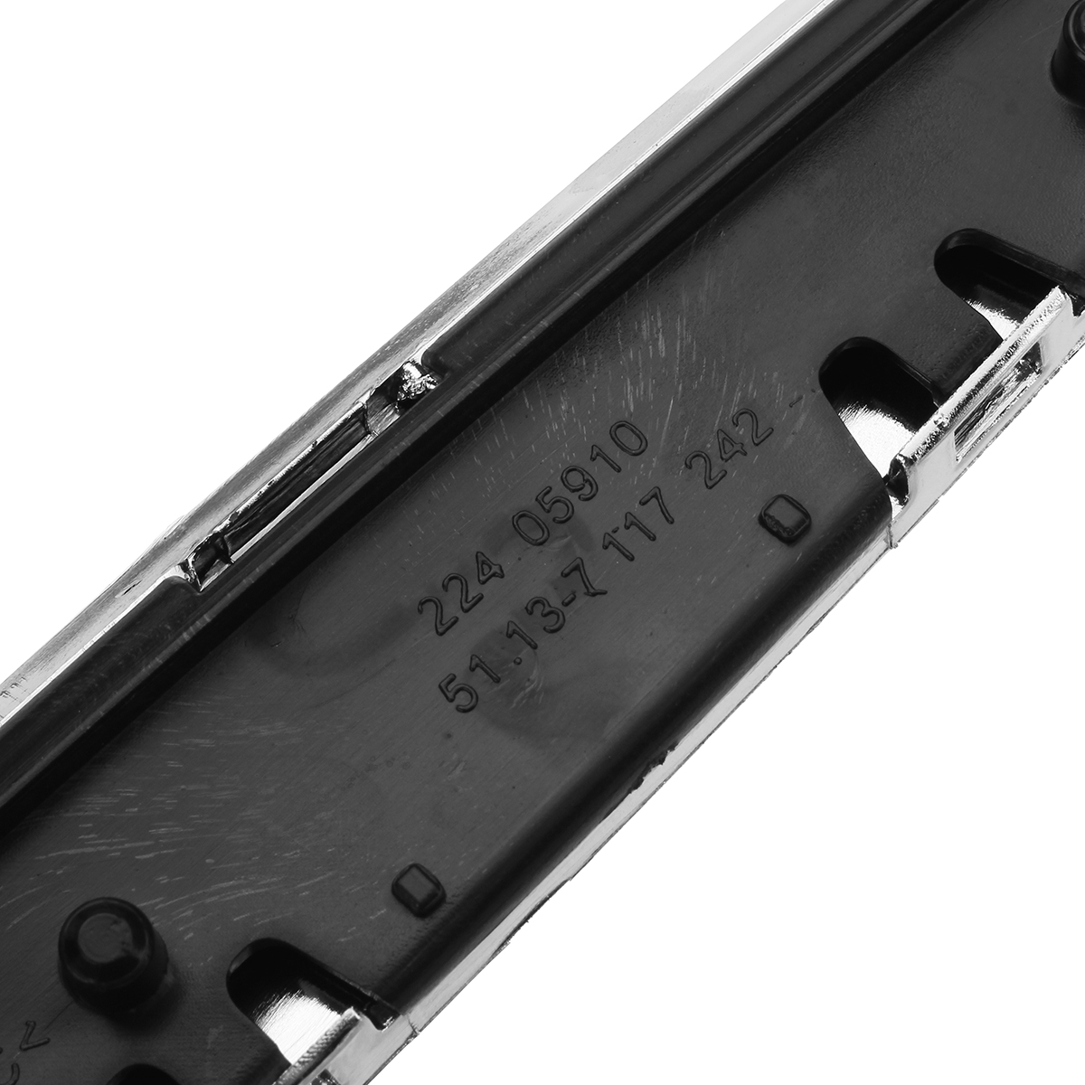 2PCS-LR-Chrome-Trims-Above-Kidney-Grille-For-BMW-E90-E91-325i-330i-328i-1811907