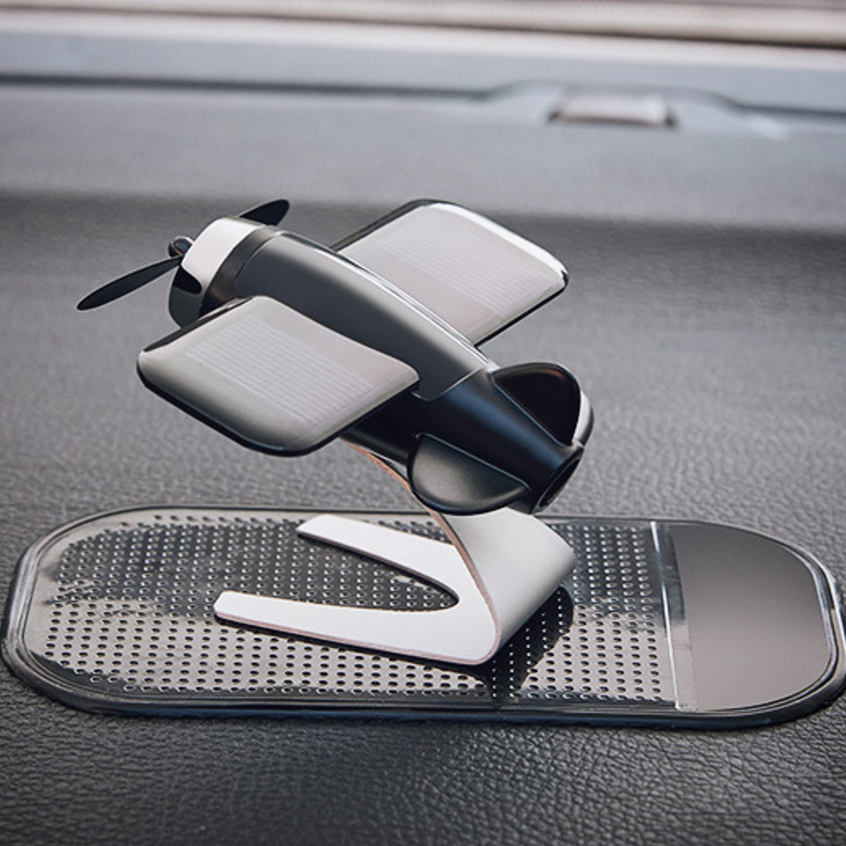 Solar-Car-Motion-Aromatherapy-Ornaments-Window-Moving-Aircraft-Airplane-Model-Decoration-1584674