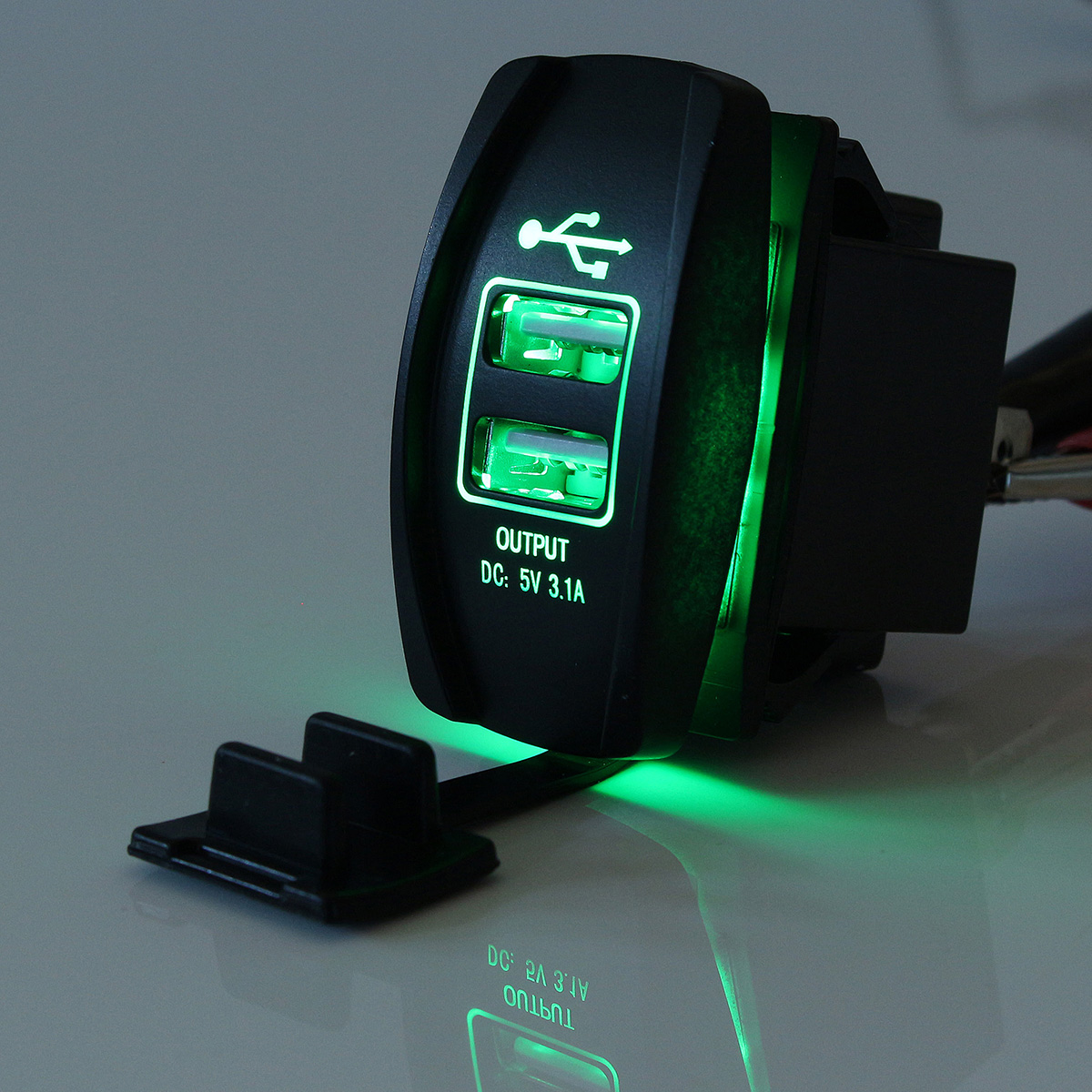 12V24V-Green-LED-Backlit-Car-Boat-Dual-USB-Charger-5V-31A-Output-Rocker-Switch-1119564