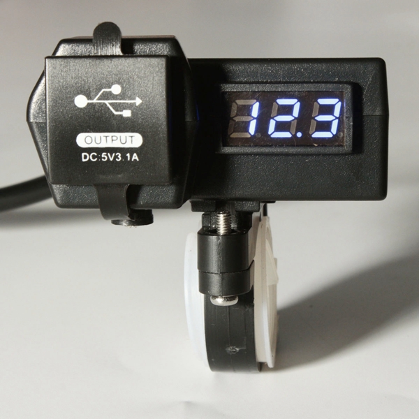 Motorcycle--Blue-LED-Voltage-Volt-Meterr-USB-Power-Socket-Charger-For-GPS-Cell-Phone-1042889