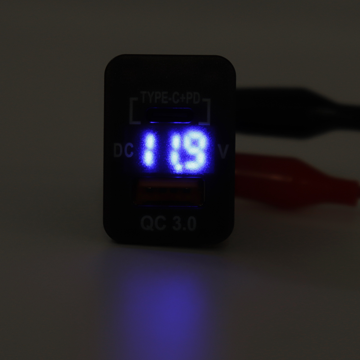 TYPE-CPD--QC30-Port-Dual-Battery-Volt-Meter-for-Toyota-Prado-150-Landcruiser-1803703