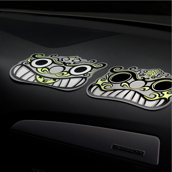 WenTongZireg-Mythical-Wild-Animal-Silicone-Car-Non-Slip-Pad-for-Mobile-GPS-Universal-1114989