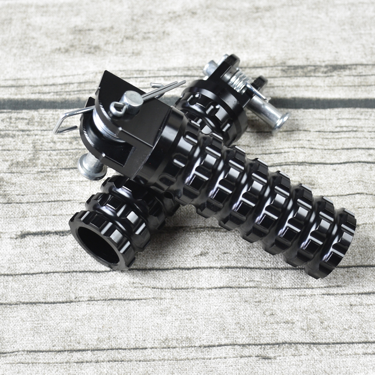 A-Pari-Of-Retro-Motorcycle-Modified-Aluminum-Front-Foot-Pedal-1695914