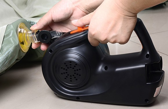AC-12V-100W-High-Power-Rechargeable-Car-Tyre-Pump-For-Electric-Inflator-Boat-Mattress-Kayak-Air-Bed-1410411