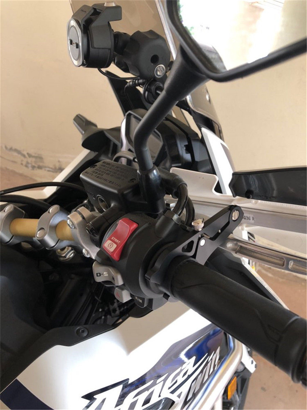 Aluminum-Alloy-Universal-Motorcycle-Control-Throttle-Lock-Assist-Grip-1445395