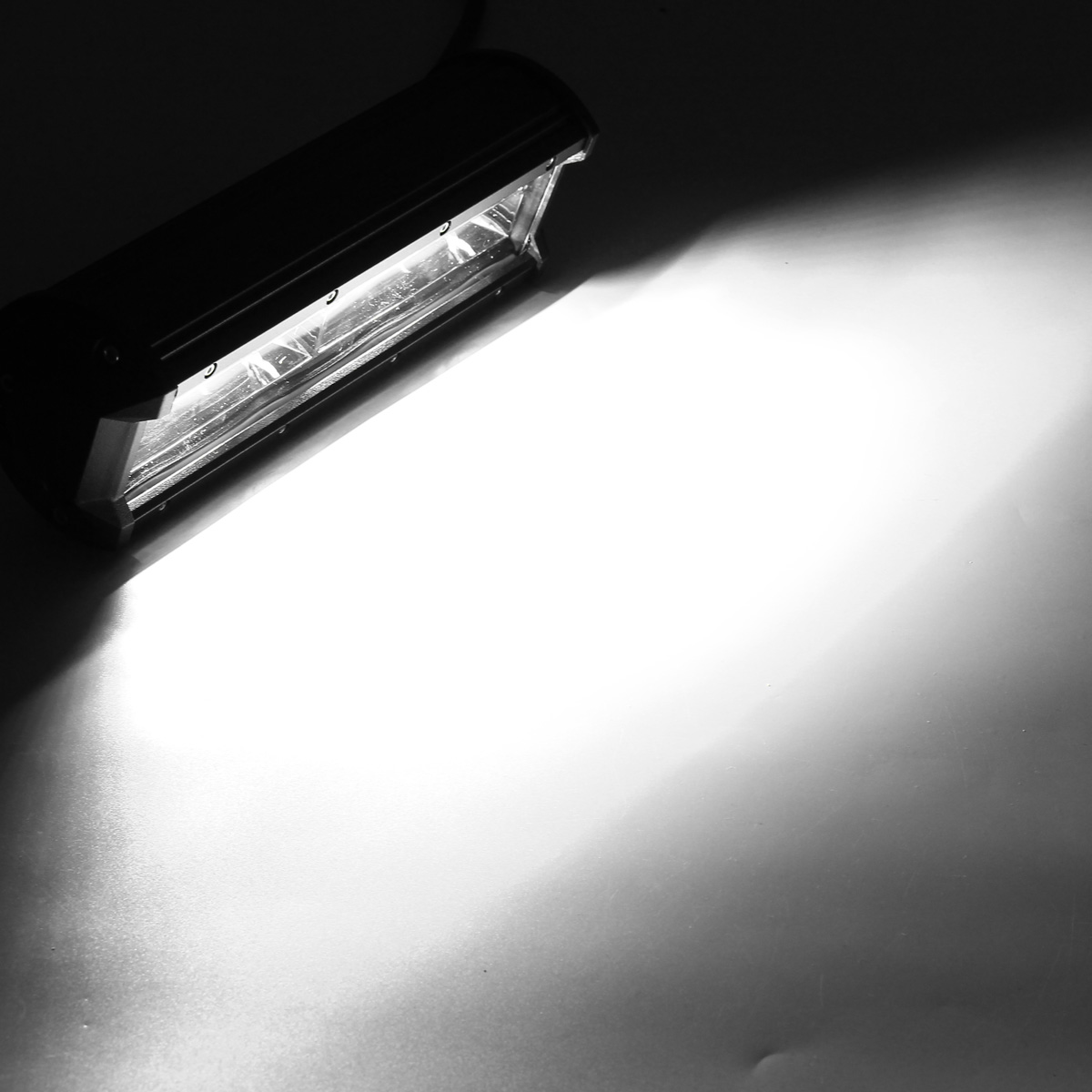 9Inch-144W-8D-LED-Work-Light-Bars-Flood-Spot-Combo-Beam-DC-10-30V-for-Off-Road-Truck-Trailer-1212894