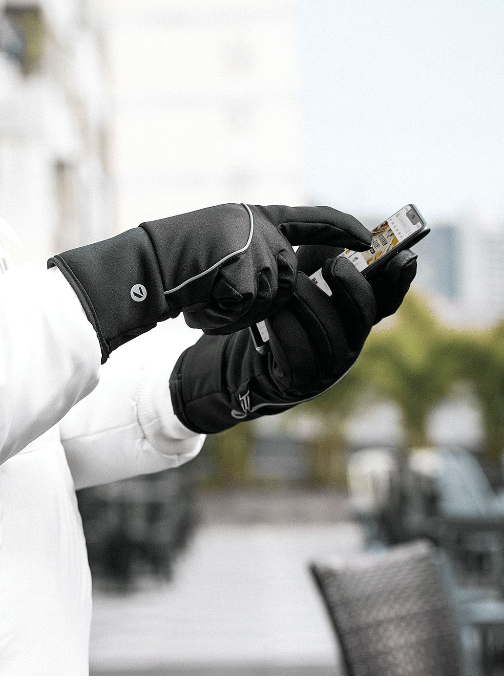 Touch-Screen-Gloves-Riding-Plus-Velvet-Warm-Waterproof-With-Reflective-Strip-For-Unisex-from-1386319