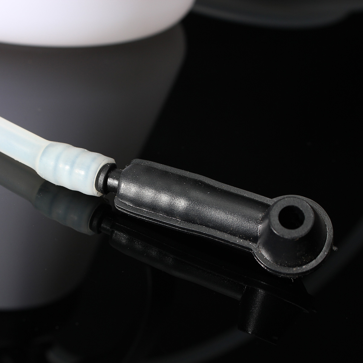 Car-Pneumatic-Brake-Clutch-Bleeding-Bleeder-Tool-Kit-Vacuum-Type-Oiler-Tube-Set-1010585