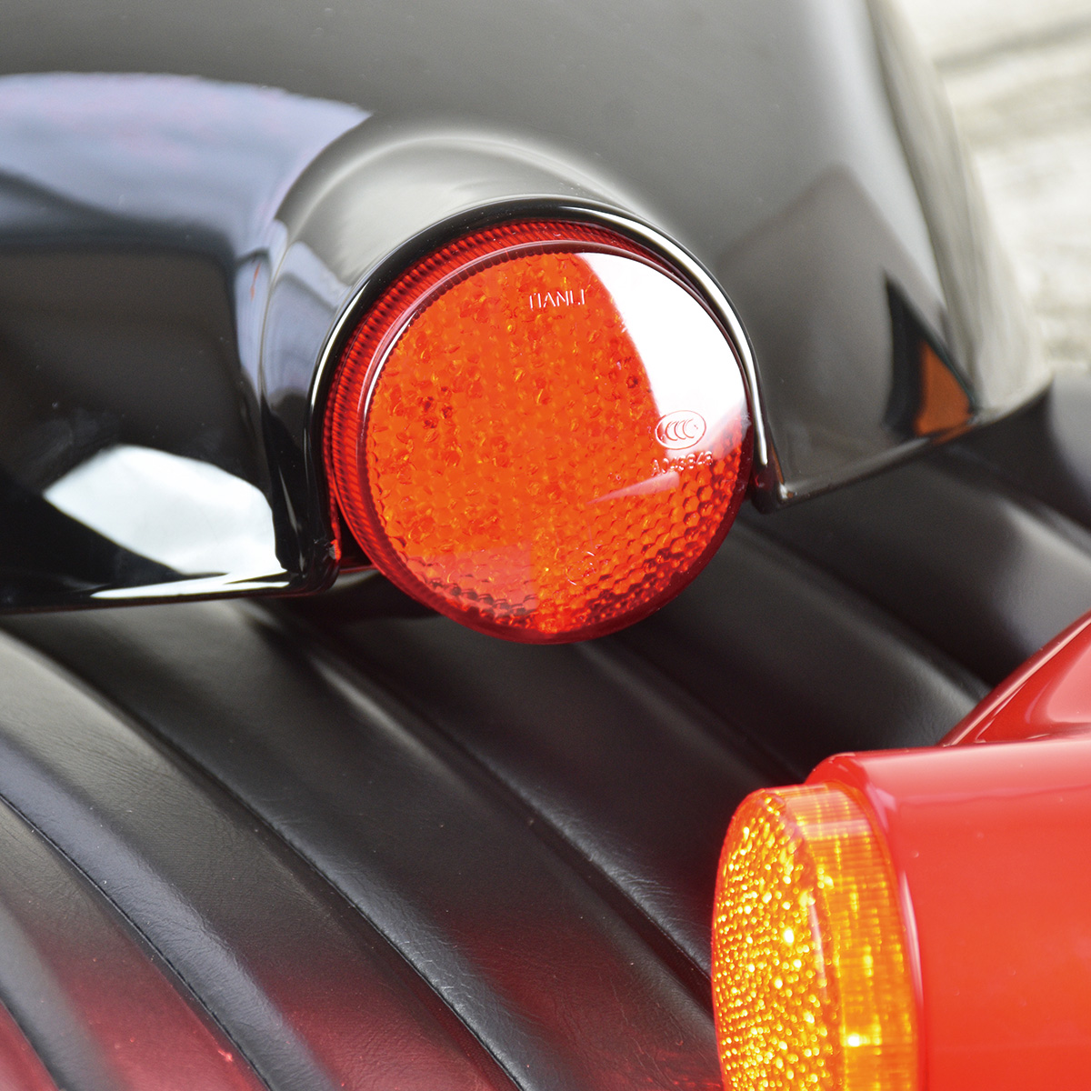Motorcycle-Seat-Cushion-with-Cover-LED-Tail-Brake-Light-Universal-Cafe-Bike-E8-DIY-1476724