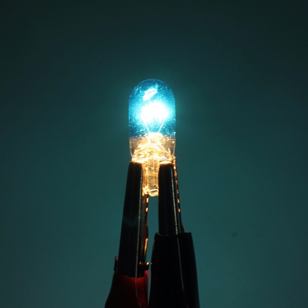 A-Pair-12V-3W-T10-501-W5W-Car-Side-Light-Turn-Signal-Indicator-Dashboard-Bulbs-1010131