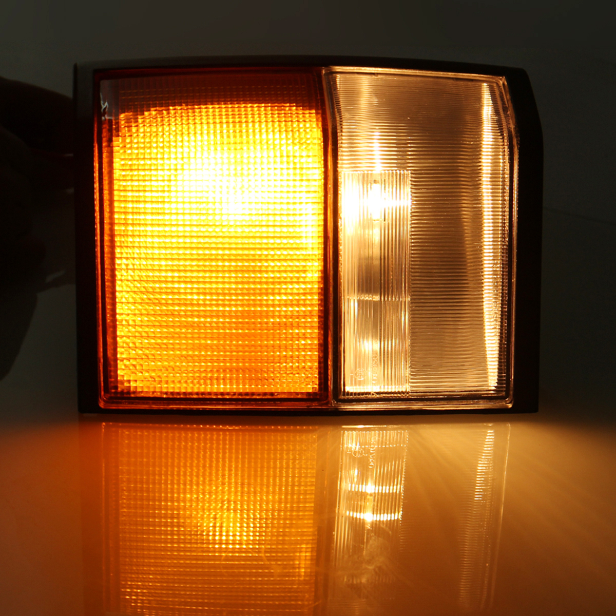 Front-Side-Corner-Light-Turn-Indicator-Lamp-Square-Plug-LeftRight-for-Range-Rover-1971-1986-1414114