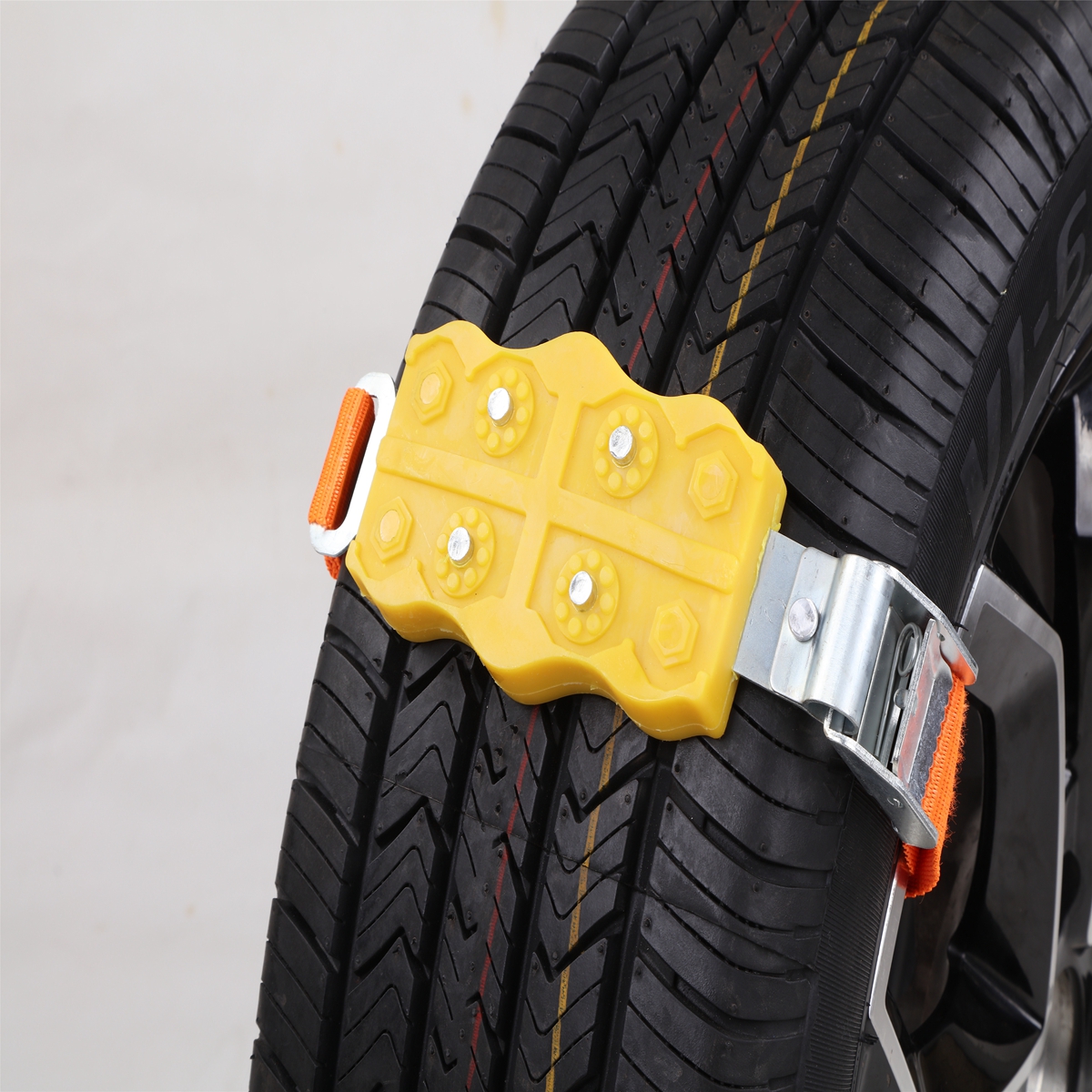 Anti-Skid-Snow-Tire-Chain-For-Wheel-Emergency-Mud-Car-Truck-Yellow-Black-1746395