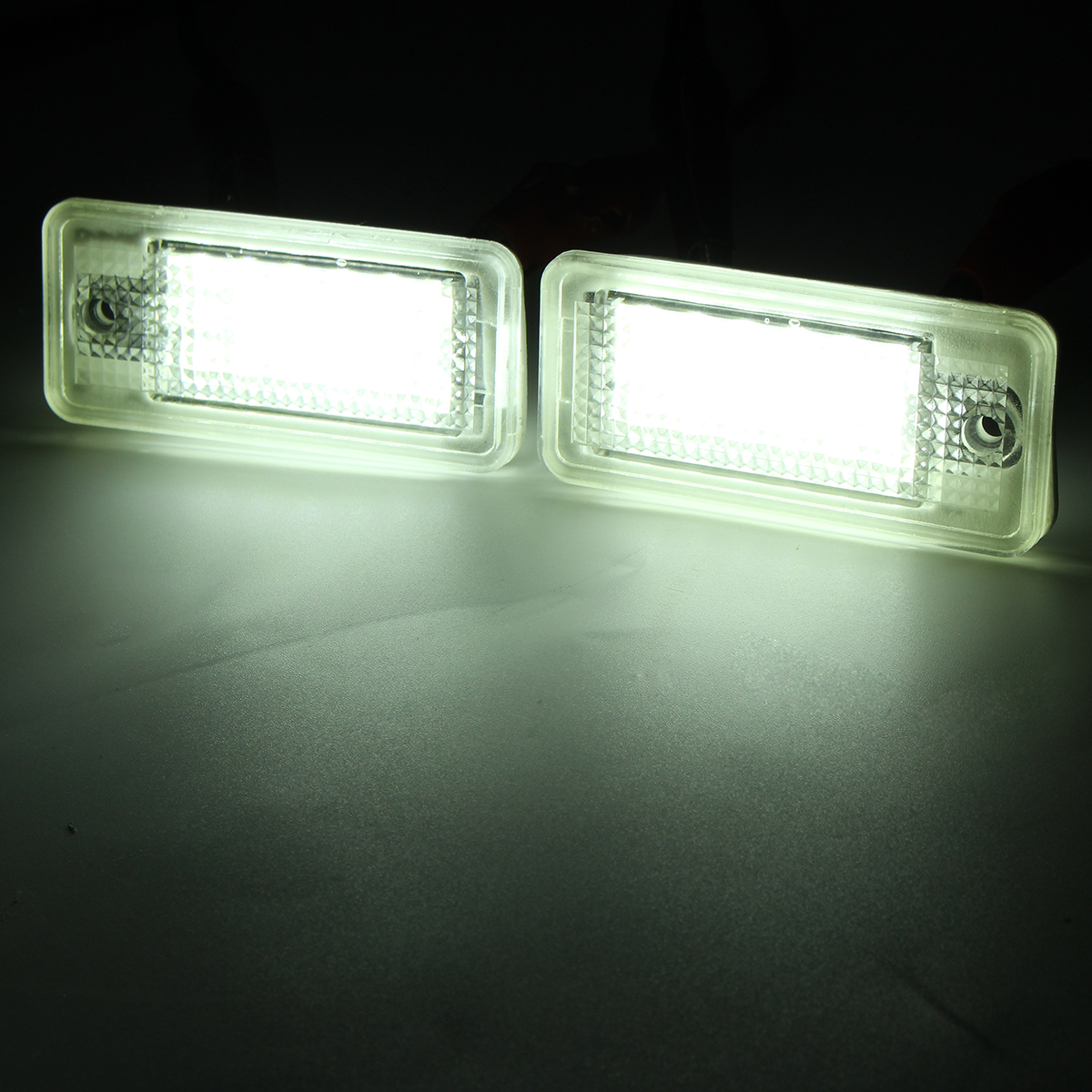 18-LED-License-Number-Plate-Light-Lamp-For-Audi-A3-A4-A6-A8-B6-B7-S3-Q7-RS4-RS6-1012571