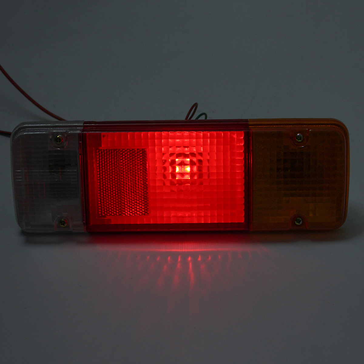 2Pcs-12V-Car-Tail-Light-Brake-Lamps-for-Toyota-Land-Cruiser-70-75-78-79-Series-Pickup-84-18-1307066