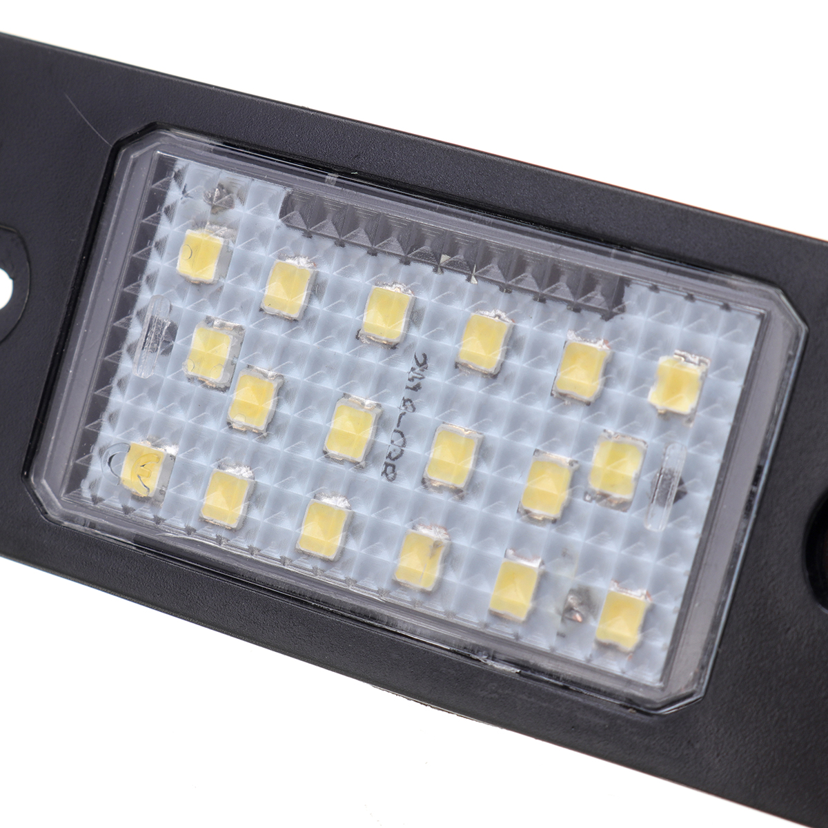 2Pcs-Car-LED-License-Number-Plate-Lights-Rear-Lamps-12V-For-Porsche-Cayenne-VW-Touareg-1573160