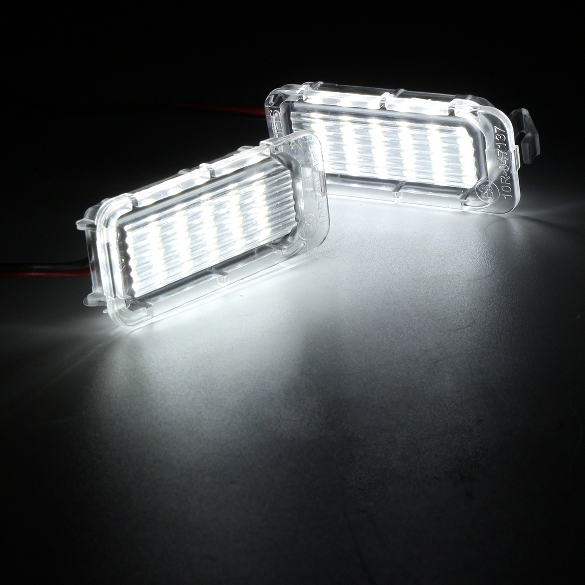2Pcs-LED-Car-License-Plate-Lights-Bulbs-for-Ford-Fiesta-Focus-Kuga-C-MAX-Mondeo-942021