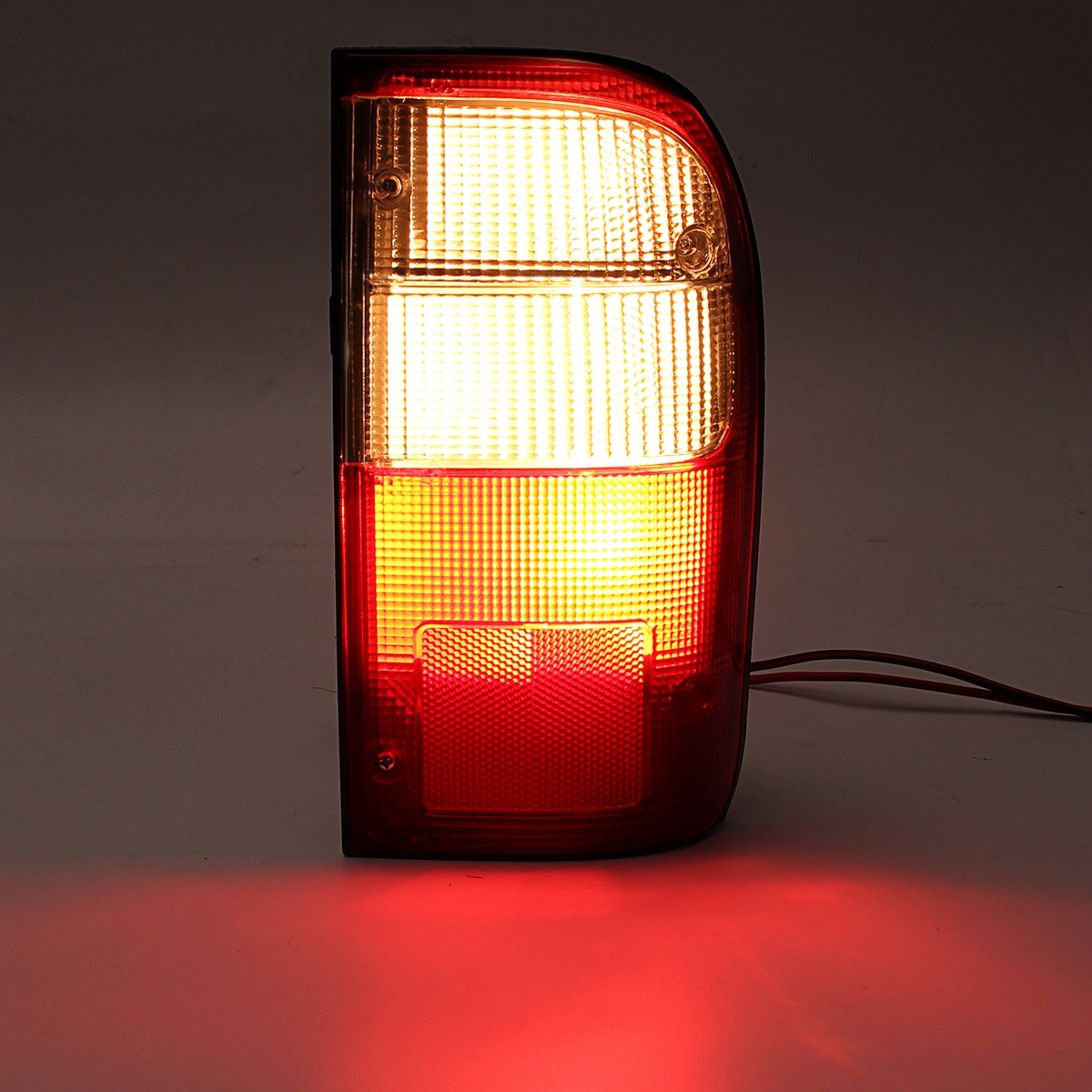 Car-Left-Right-Rear-Tail-Light-Brake-Lamp-with-Wire-Harness-for-Toyota-Hilux-Mk4-D4D-1997-2006-1406093