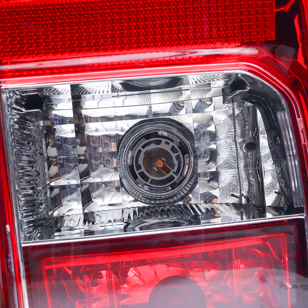 Car-Rear-LeftRight-Tail-Light-Brake-Lamp-Assembly-without-Bulb-for-Toyota-Hilux-Revo-2015-2018-1423228