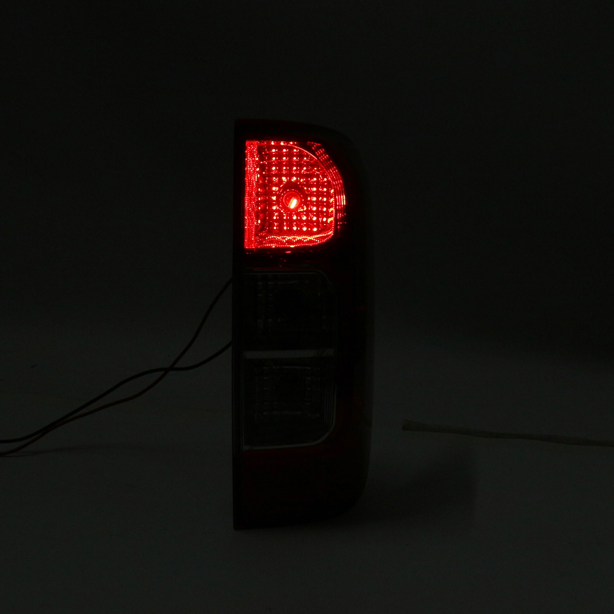 Car-Rear-Tail-Light-Red-LeftRight-with-Bulb-Wiring-Harness-for-Nissan-Navara-NP300-D23-2015-2019-1424897