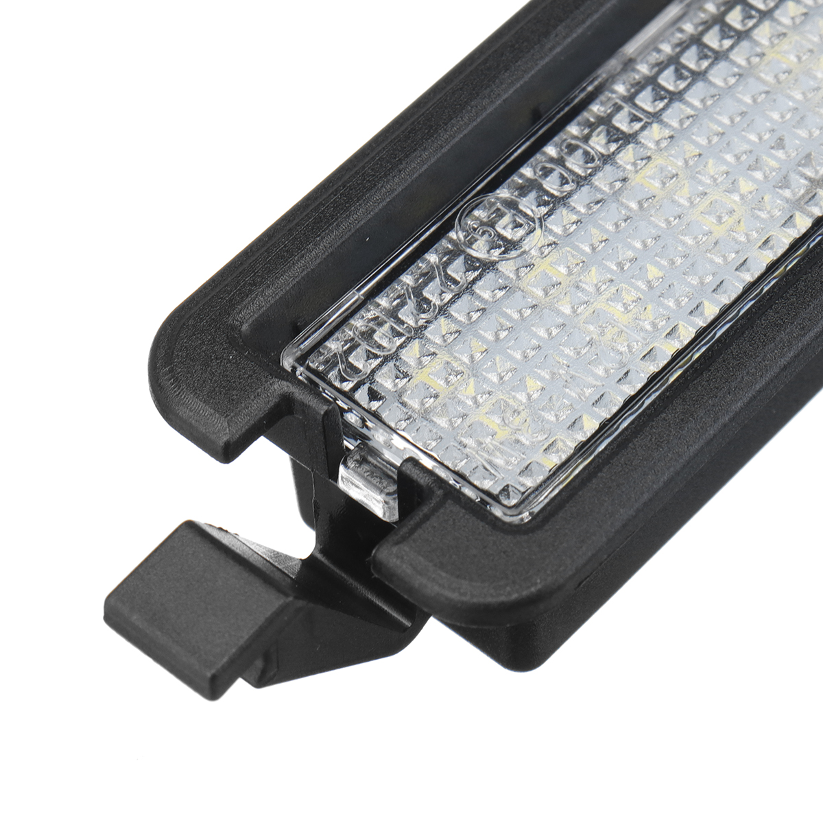 LED-License-Plate-Lights-Lamp-For-Dodge-Charger-Challenger-Chrysler-300-2015-2018-1639823