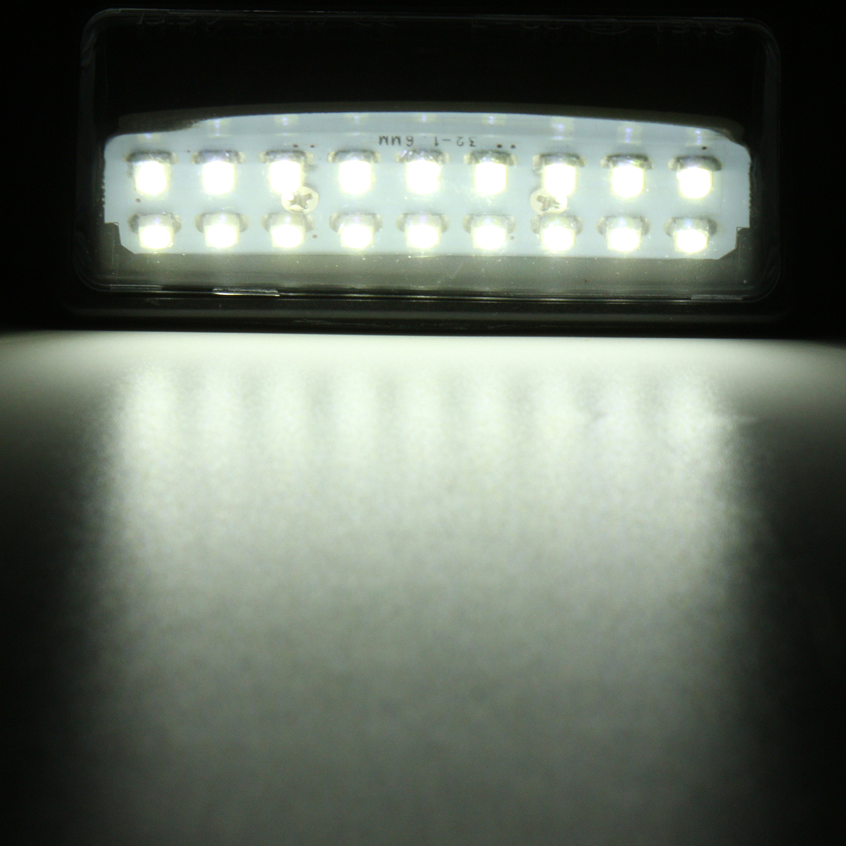 Pair-LED-Car-License-Plate-Lights-12V-White-for-Nissan-J31-Maxima-J32-Cefiro-Murano-1364391