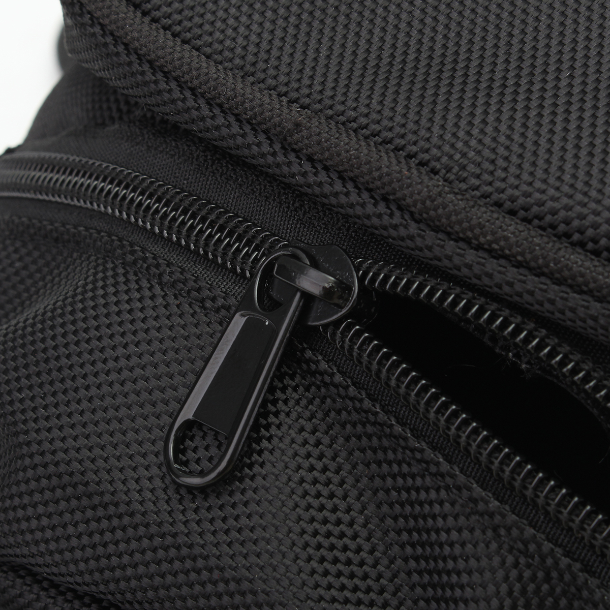 Motorcycle-Oil-Fuel-Tank-Bag-Magnetic-Saddle-Bag-with-Bigger-Phone-Window-36x485cm-1121311