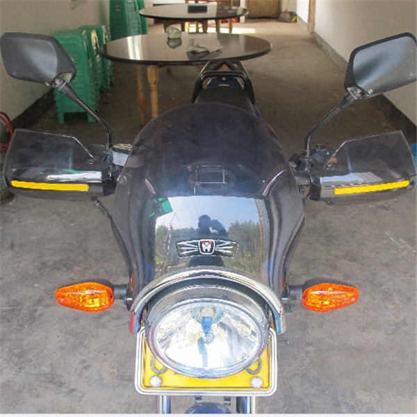 Universal-Motorcycle-Wind-Shield-Windscreedn-Round-Lights-Street-Bike-Glass-1115133